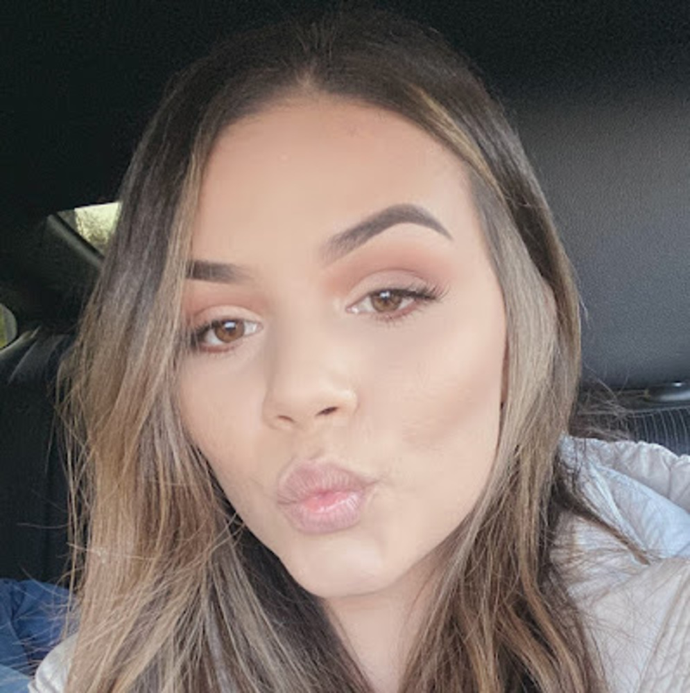 Meet your Posher, Nicole